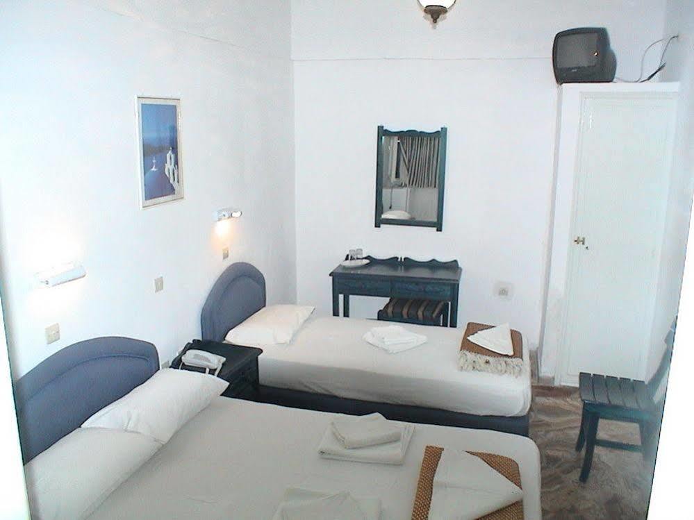 Asimina Fira (Santorini)